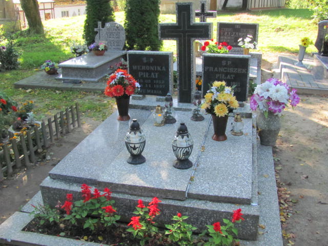 Franciszkek Piłat 1911 Czarne - Grobonet - Wyszukiwarka osób pochowanych