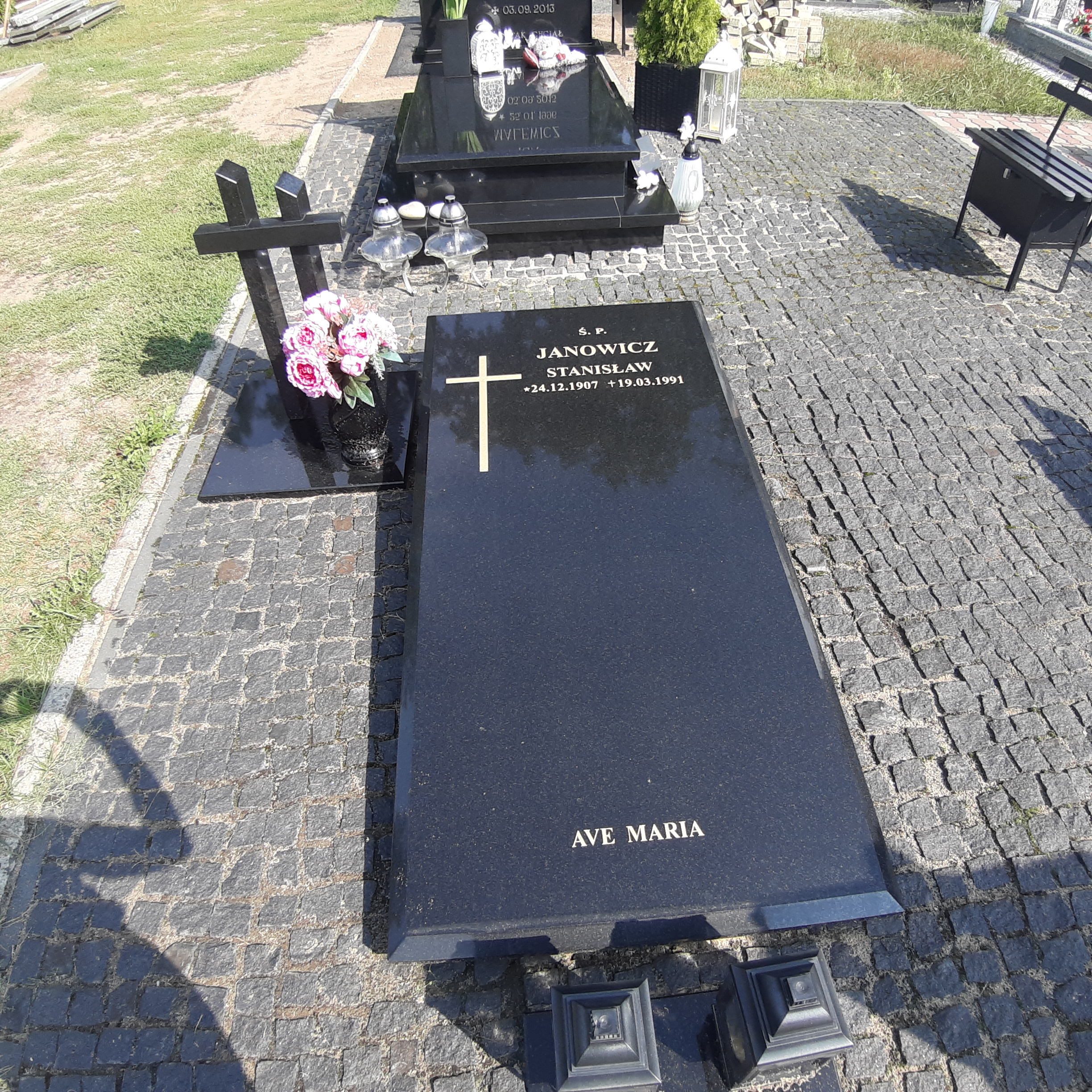 Grób Mirosław Janowicz