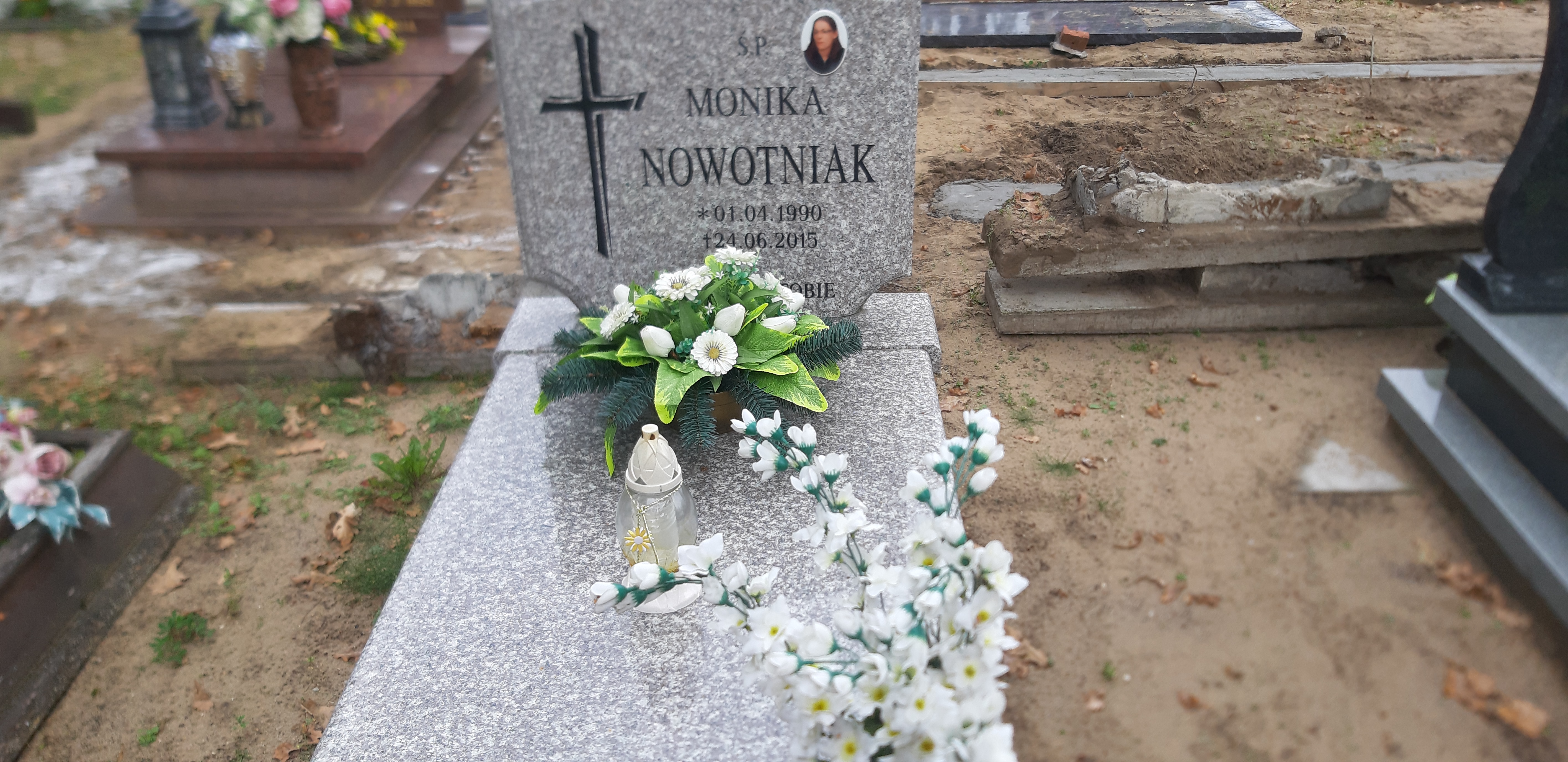 Monika Nowotniak 1990 Czarne - Grobonet - Wyszukiwarka osób pochowanych